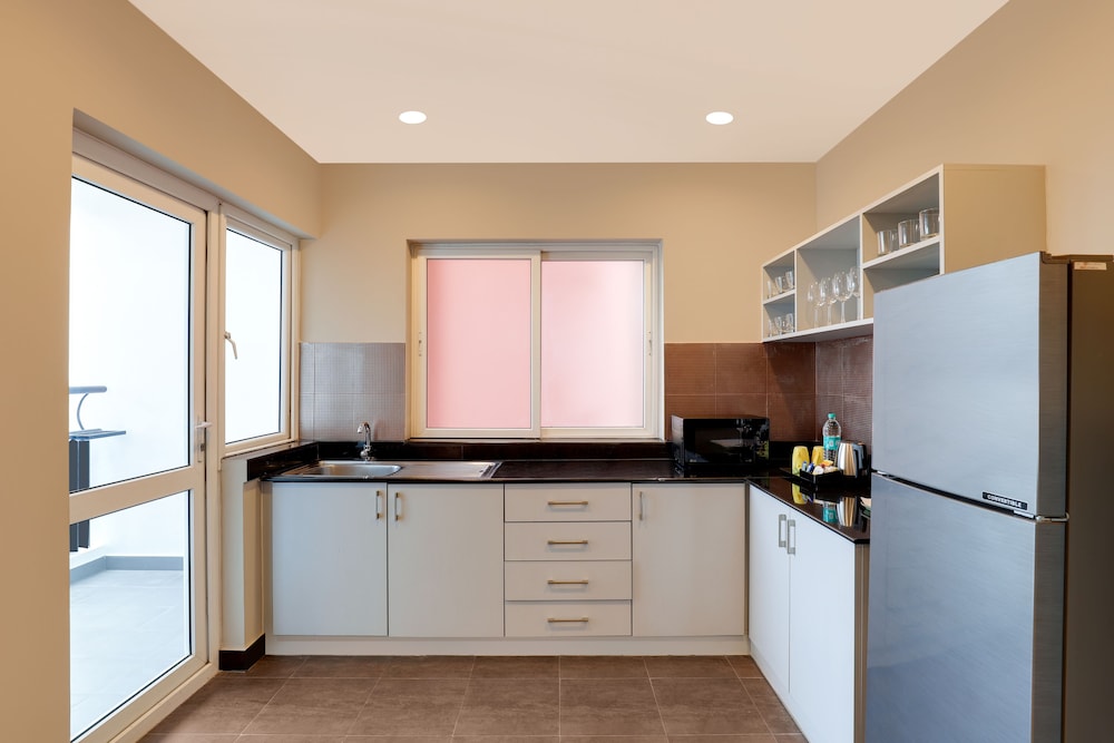 Royal Orchid Suites 12/58