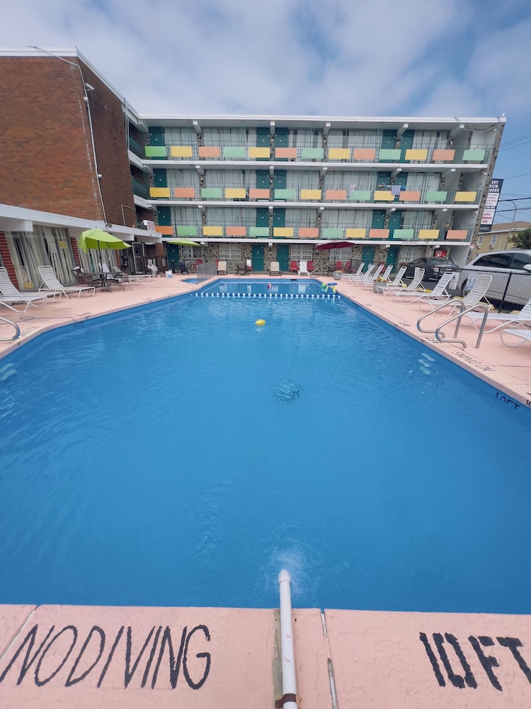 Skyview Manor Motel 9/54
