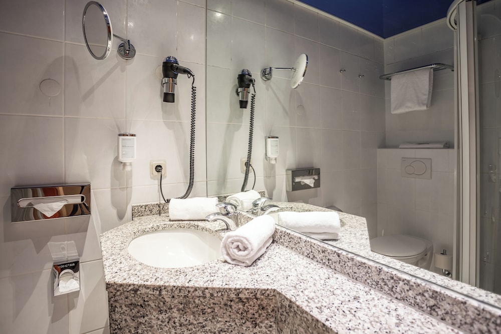 Koener Hotel and Spa 48/50