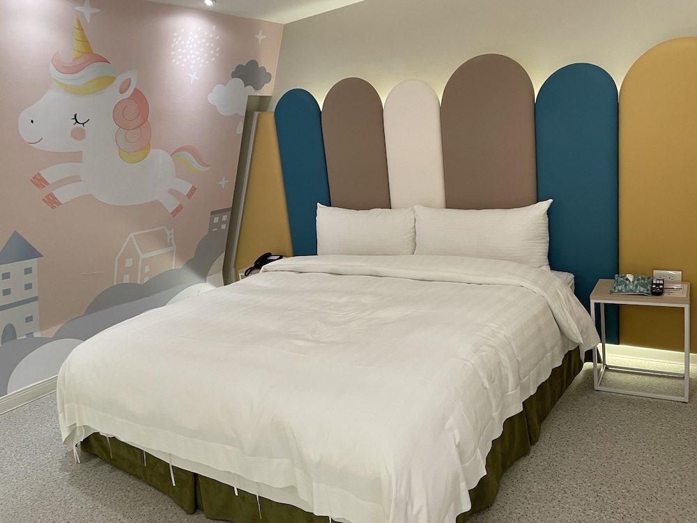 Gallery, Tower, Loft, Queen Bed, Terrace