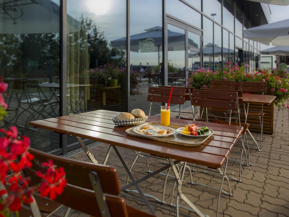 Hotel Ibis Vienna Airport 38/68