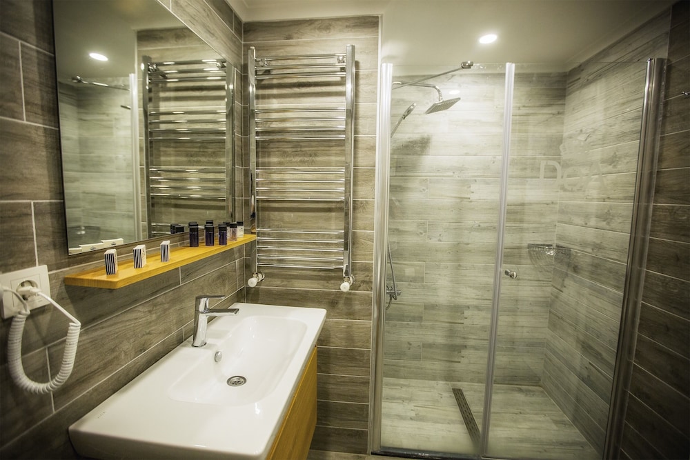 Doa Suite Hotel 33/36