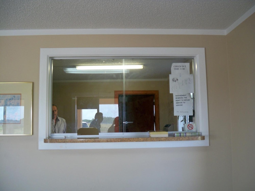 Economy Inn Wentzville 11/36