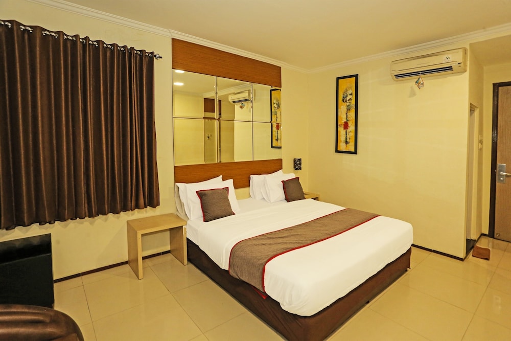 Super OYO Townhouse OAK Hotel Fiducia Serpong 20/44