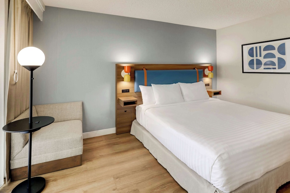 غرفة بسرير كينج لذوي الإعاقة، Sonesta Select Scottsdale At Mayo Clinic Campus 4/18