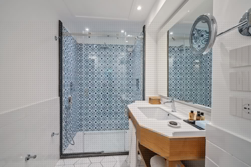 JUNIOR SUITE, 1 KING AND 1 SINGLE BEDS, GARDEN VIEW, PRIVATE POOL