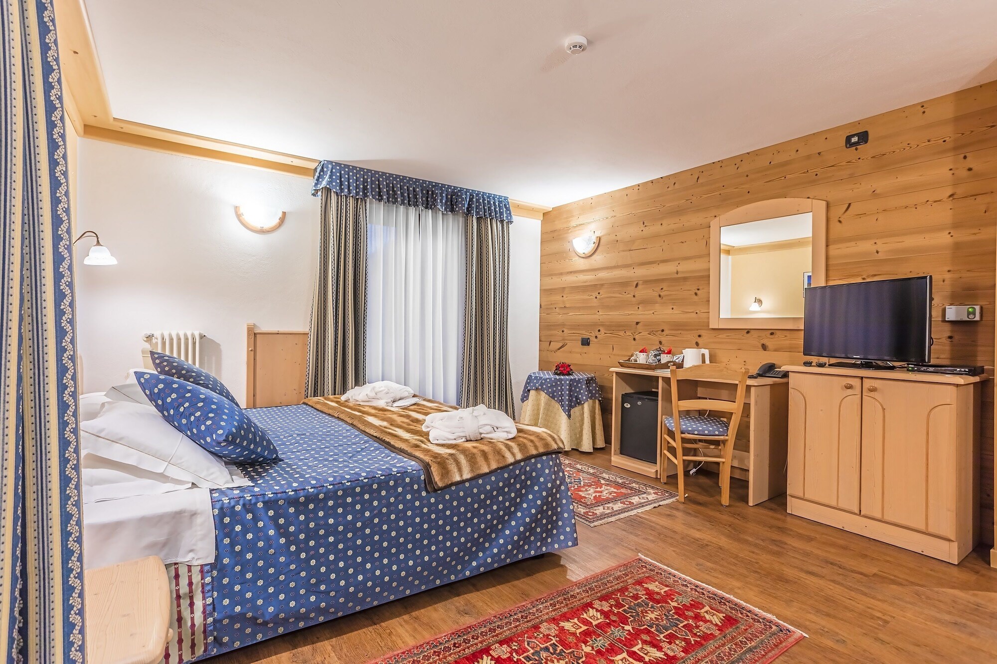 غرفة سوبيريور عائلية بسريرين مزدوجين، Hotel Lo Scoiattolo 3/8
