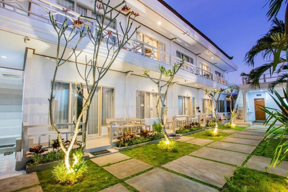 Rumah Marta Ceningan Island in BALI