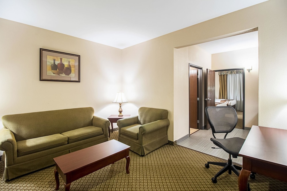 Quality Inn & Suites Robstown TX 12/23