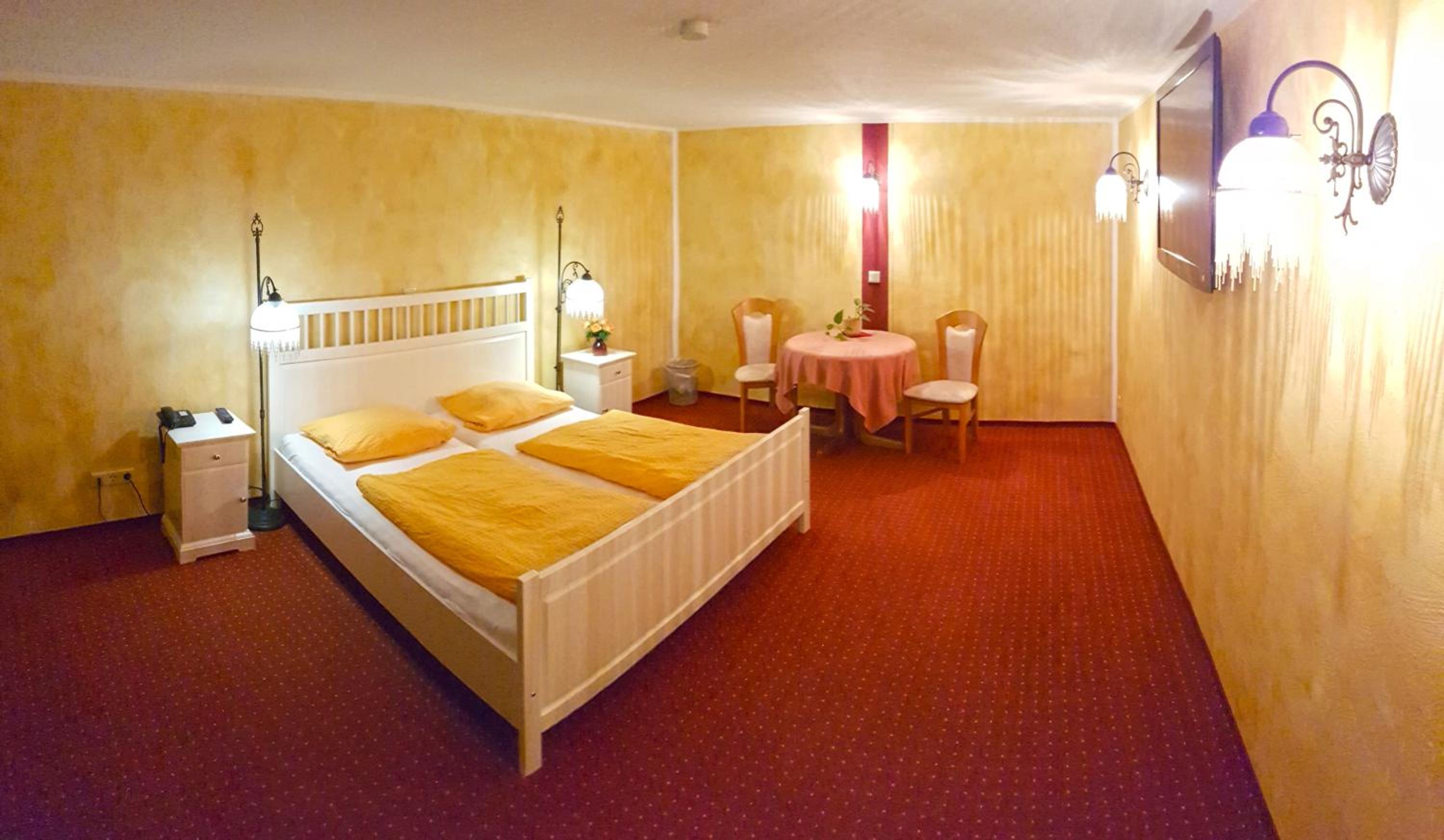 غرفة كبيرة بسرير مزدوج، Gotikhotel Frenzelhof 5/10