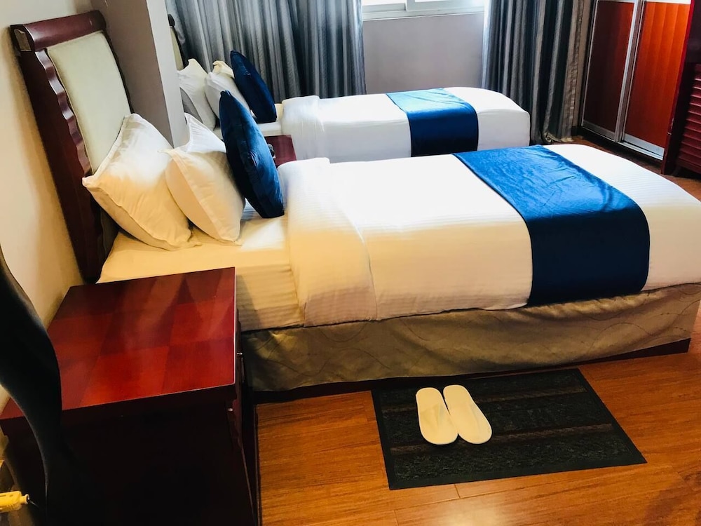 2 BEDROOMS, BUSINESS, TWIN BEDS, CITY VIEW, BALCONY
