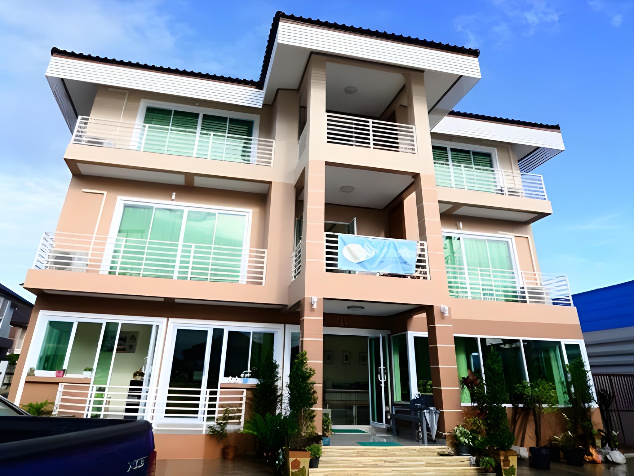 Laksasuk House 3/21