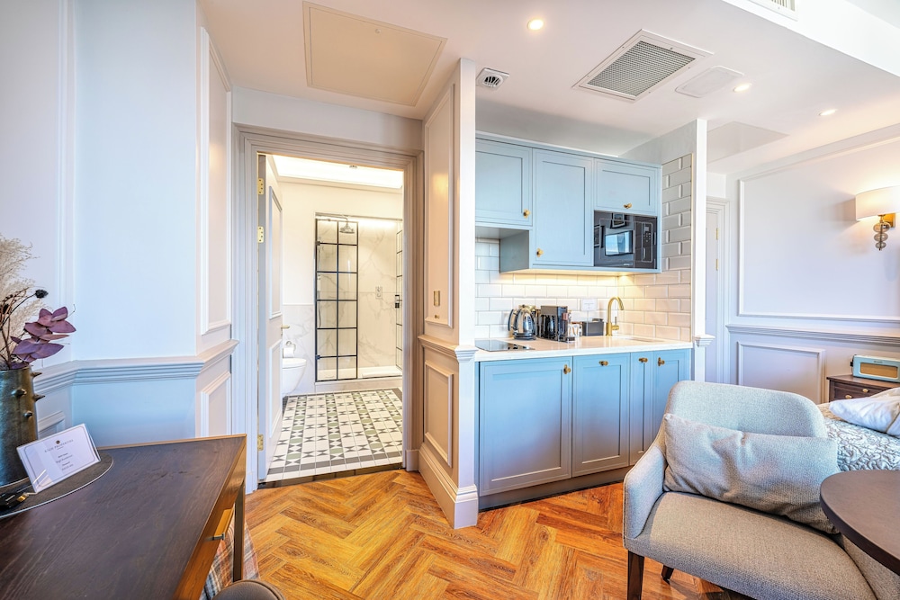 Righ Residences 24/38