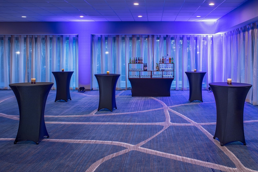 Sonesta Hotel Houston IAH Airport 9/34