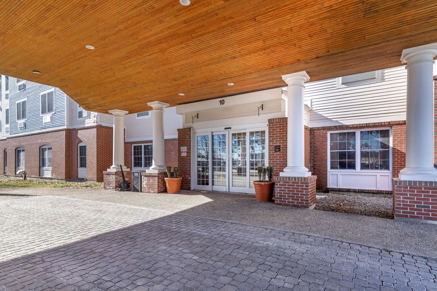 Comfort Inn and Suites Dover-Portsmouth 46/46