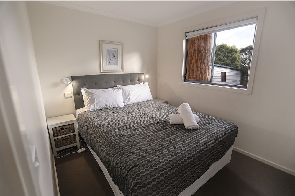 2 Bedrooms, Family, Cabin, 1 Double and 2 Bunk Beds, Bunk Beds