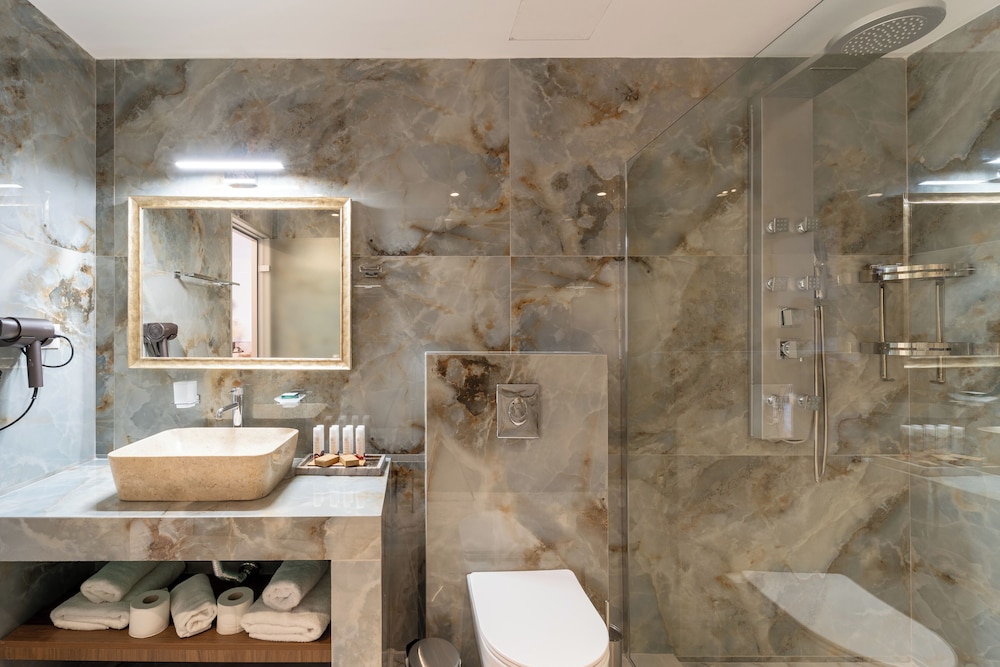 Philia Center Suites 72/73
