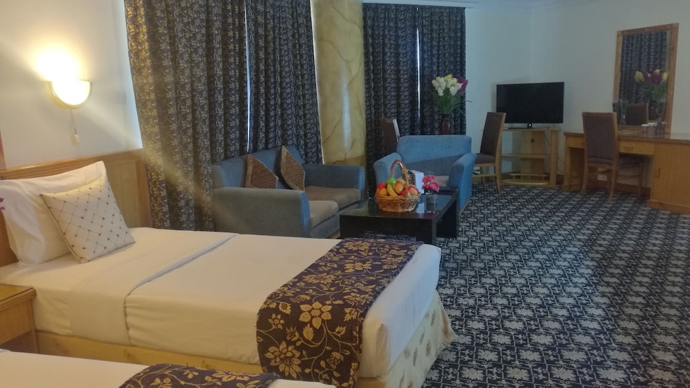 Phoenicia Tower Hotel 29/67