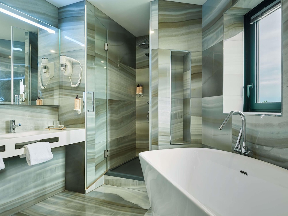 Mercure Paris Nanterre 44/48