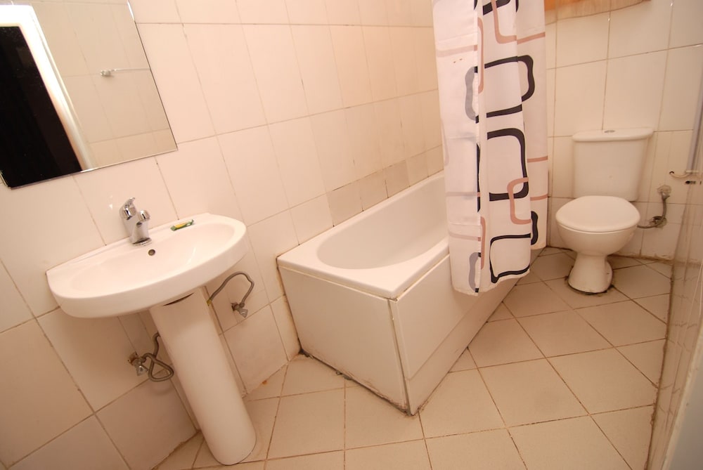 Falak Grand Hotel 42/45