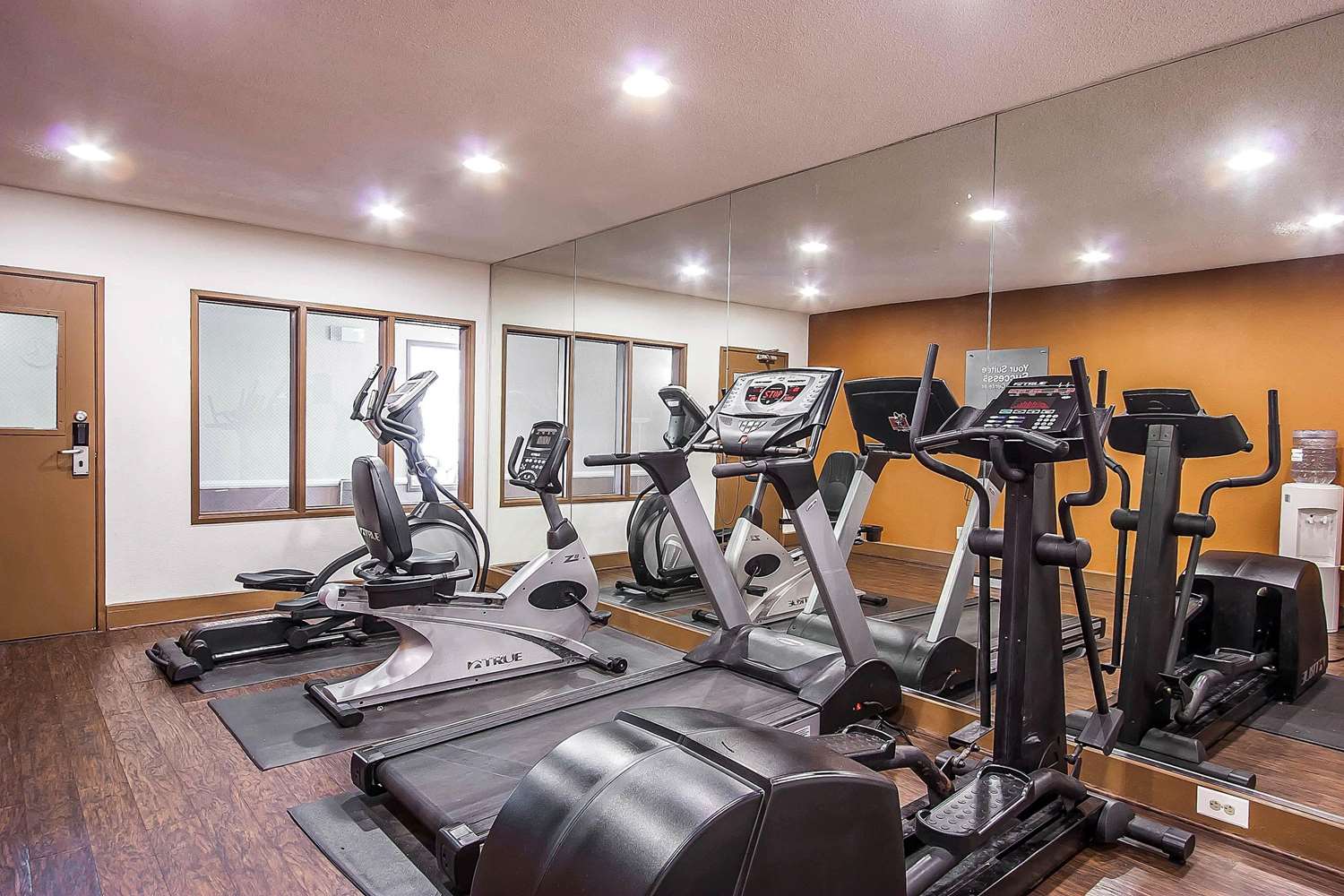 La Quinta Inn & Suites by Wyndham Memphis I-240 9/15