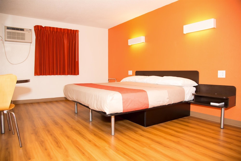 Motel6 Omaha, NE 14/55