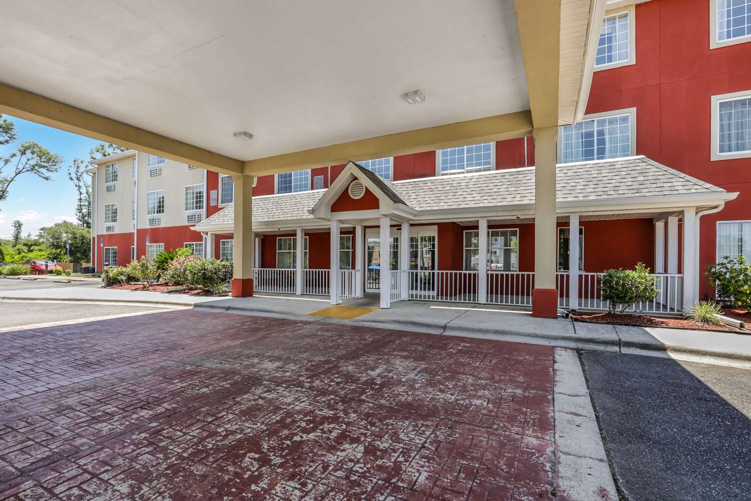 Econo Lodge Inn And Suites Marianna 12/13