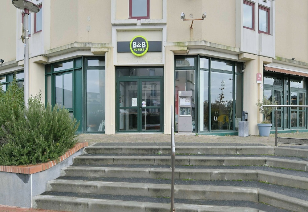 B&B HOTEL Le Mans Centre Cathedrale in LE MANS