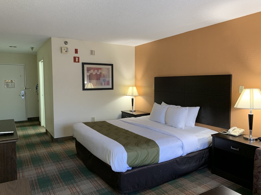 ROOM, KING BED, ACCESSIBLE