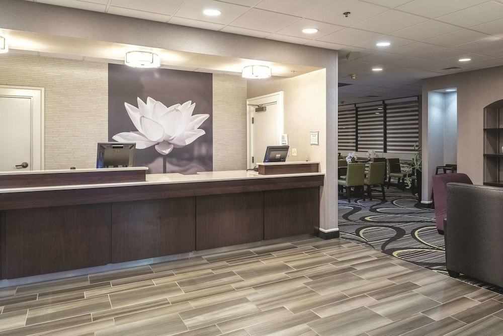 Howard Johnson by Wyndham Sacramento Downtown 5/58
