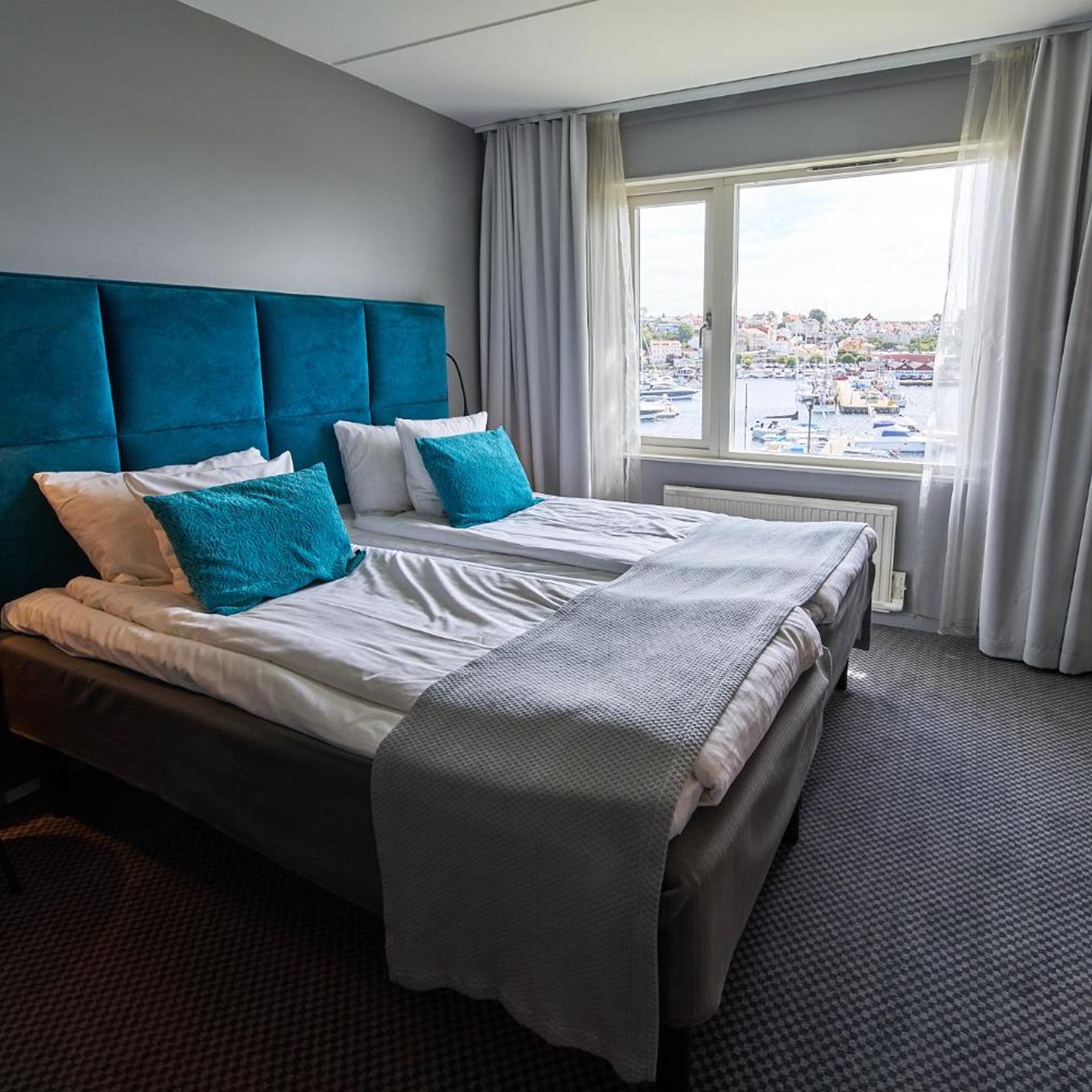 Plus, Superior, Twin Beds