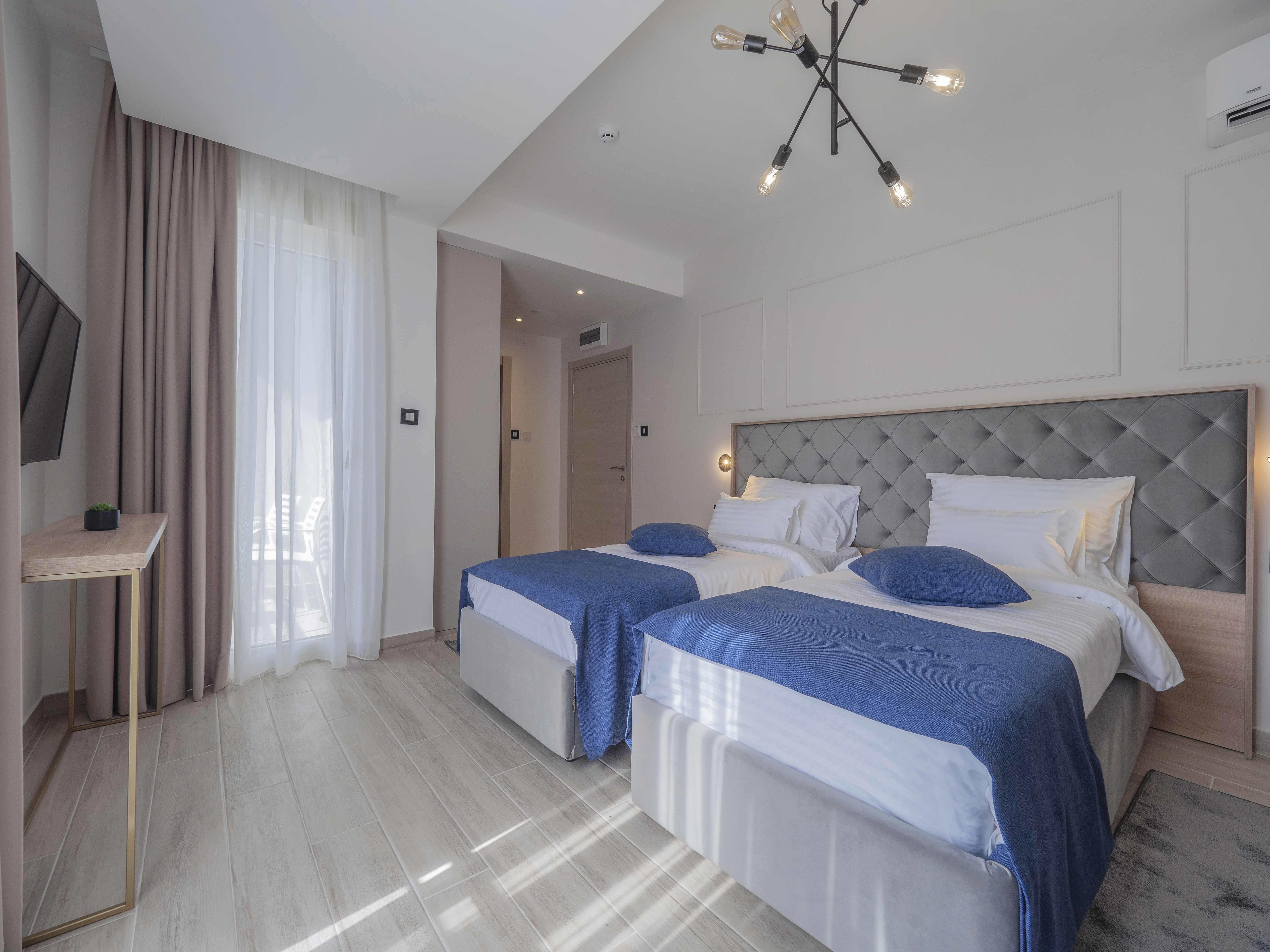 SUPERIOR, SINGLE, DOUBLE OR TWIN BED