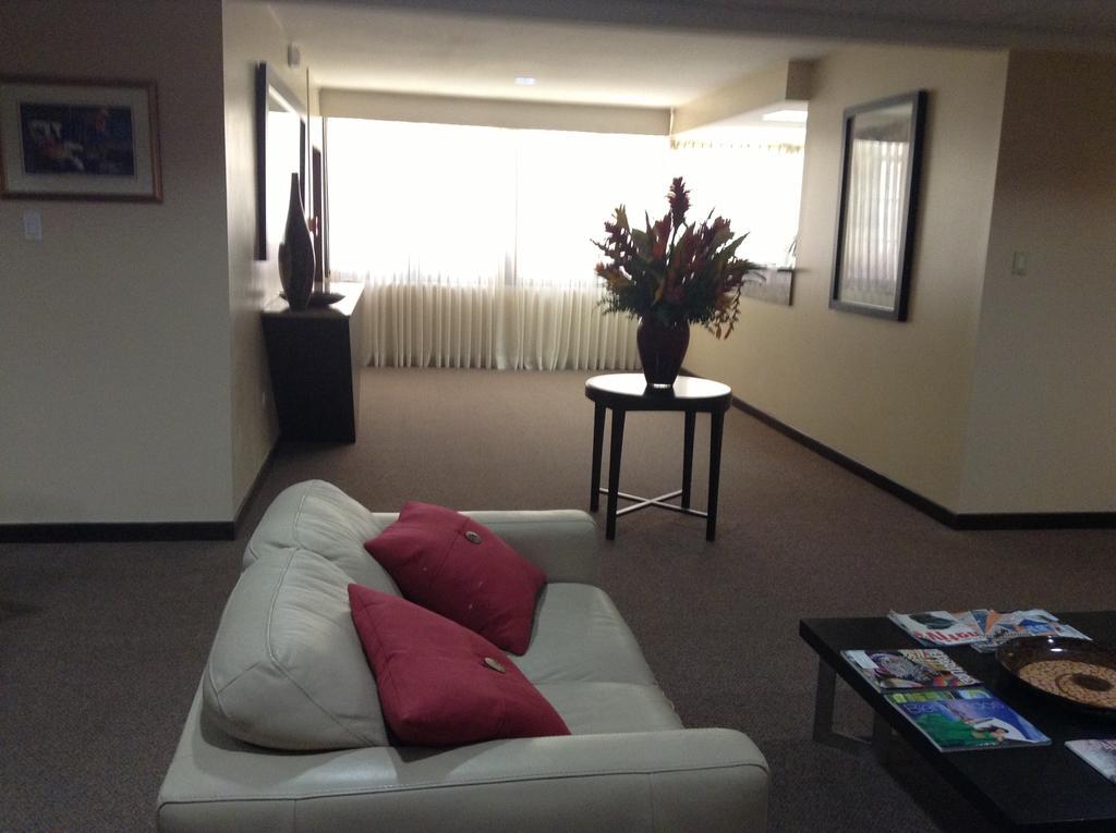 S.J. Suites Hotel 27/39