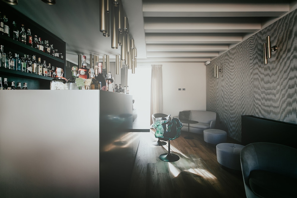 Baca Suites Restaurant & Bar 34/56