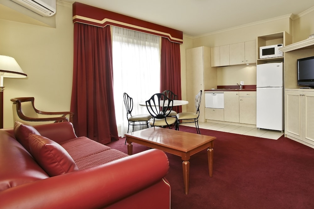 ROWVILLE INTERNATIONAL HOTEL 23/46