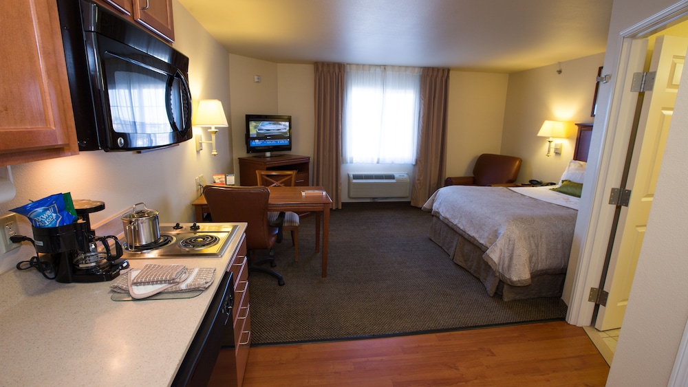 Candlewood Suites Springfield 38/57