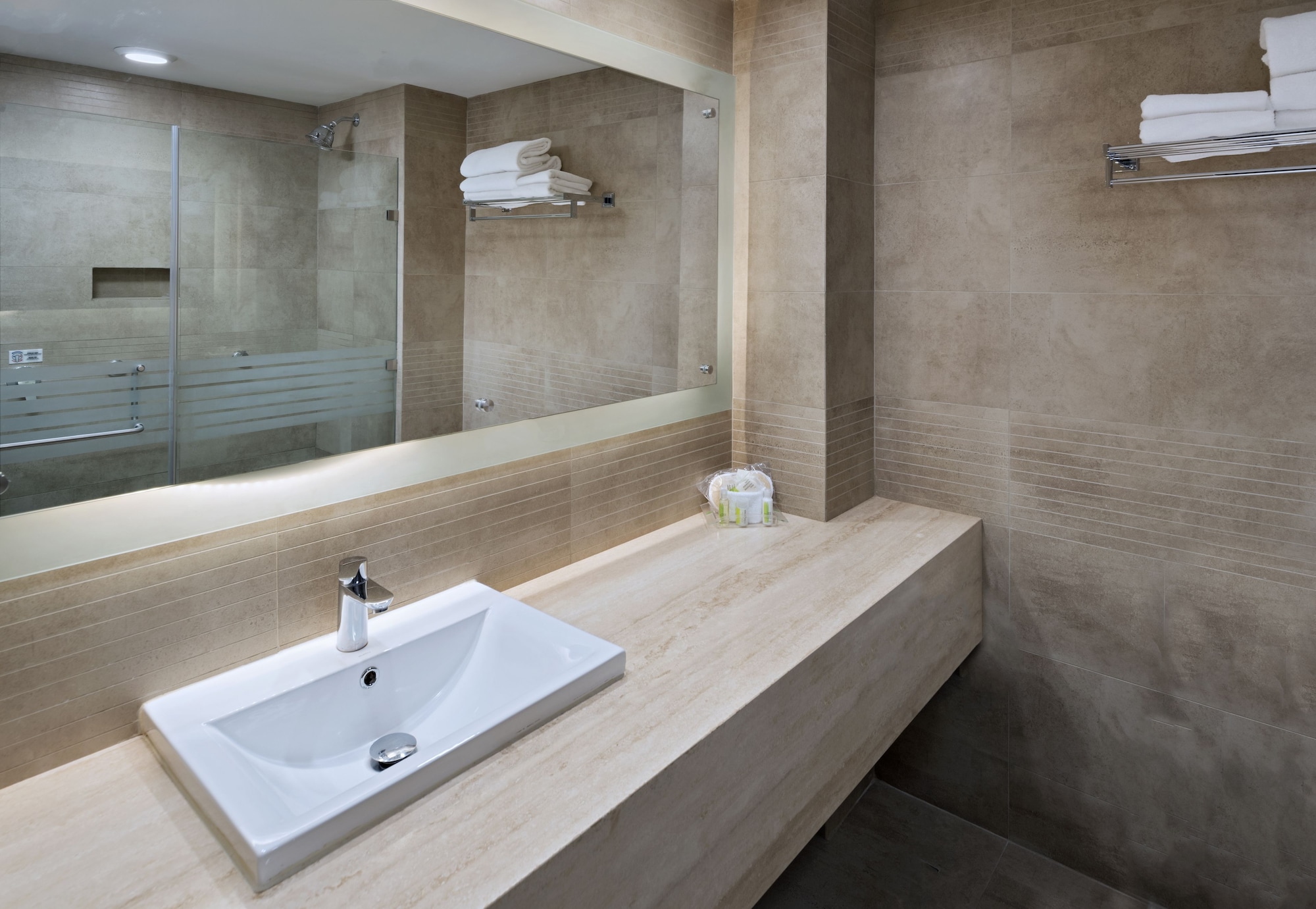 جناح بسريرين مزدوجين، HOLIDAY INN GUATEMALA 8/10