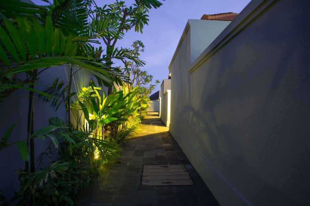 The Awandari Villas Seminyak 54/58