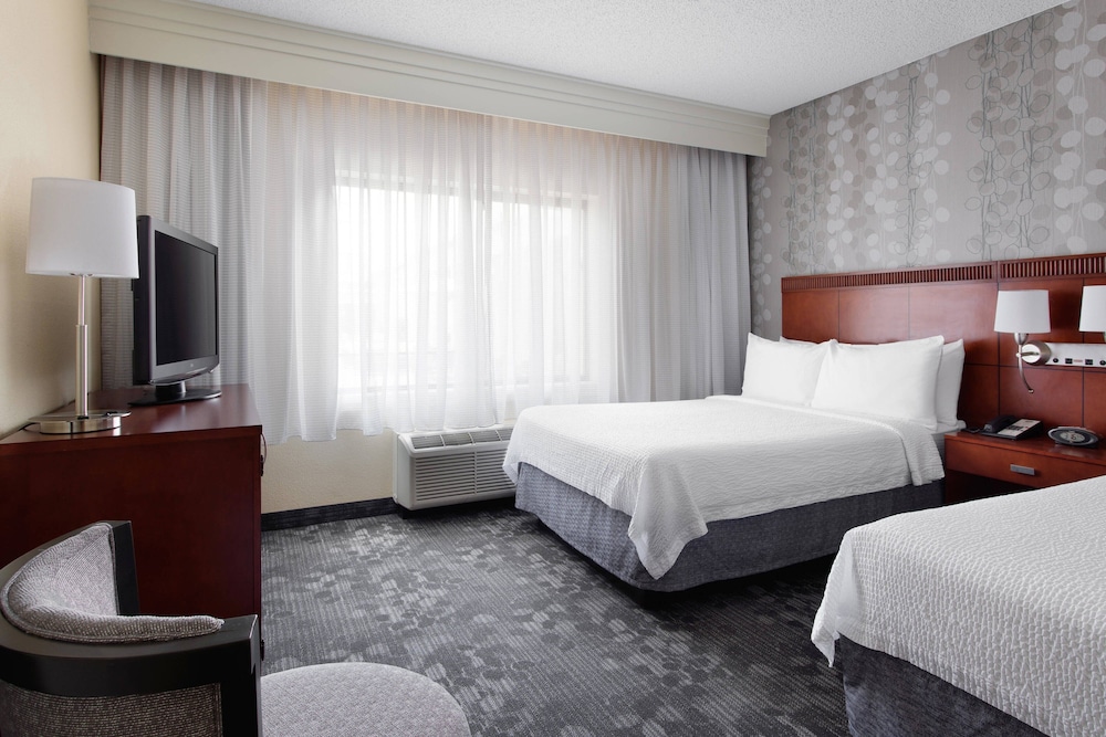 Courtyard by Marriott Denver Central Park 13/50