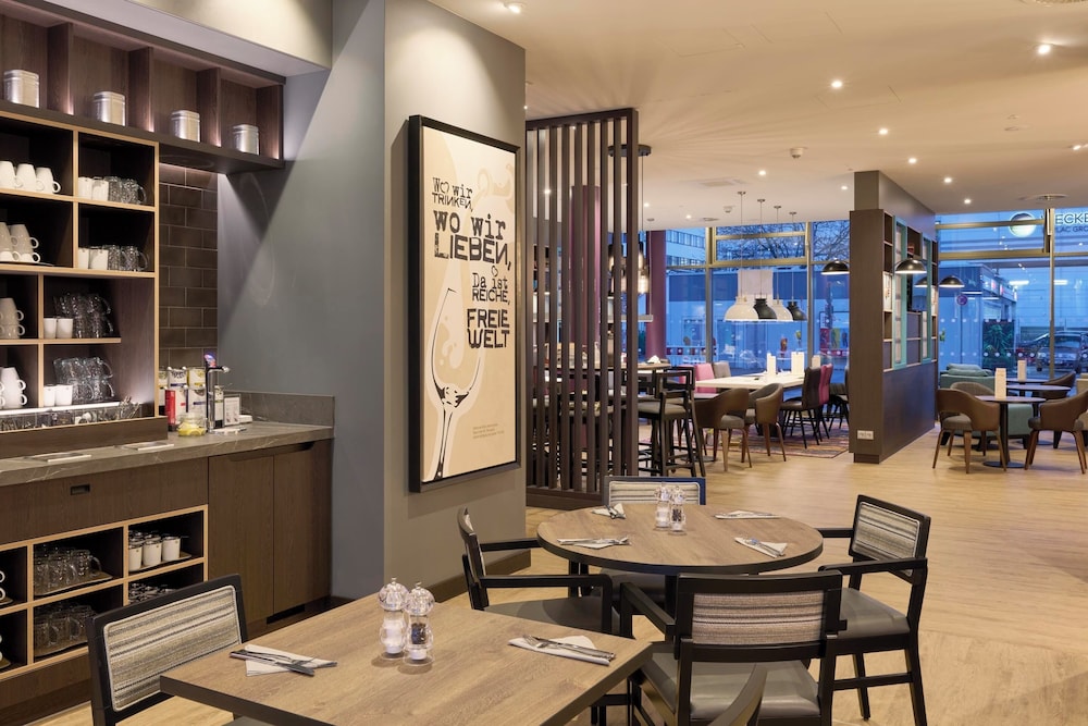 Premier Inn Stuttgart Zuffenhausen 28/44