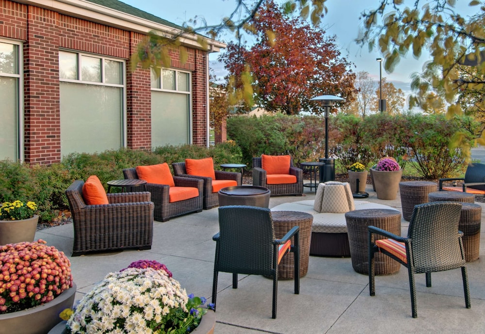 Hilton Garden Inn Detroit Metro Airport 33/45