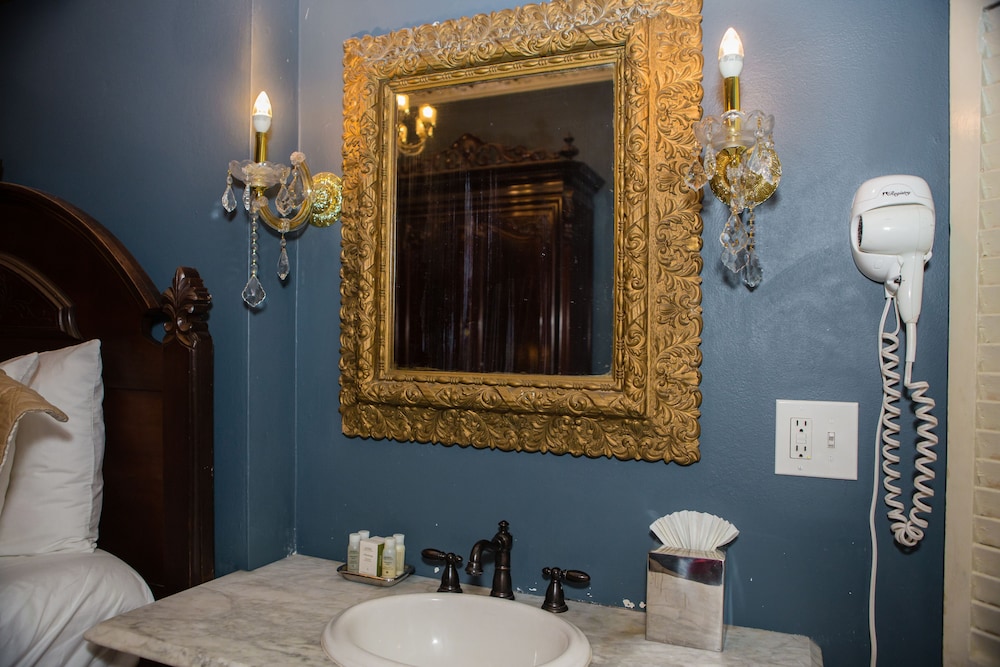 Lamothe House Hotel A French Quarter Guest Houses Property 37/57
