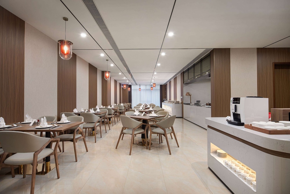 Ramada Encore by Wyndham Jinan Shanghe 24/28