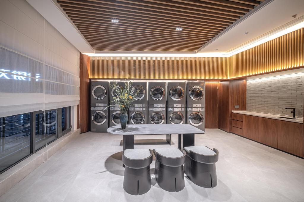 SSAW Boutique Hotel (Jiefangbei Hongya Cave Branch) 56/79