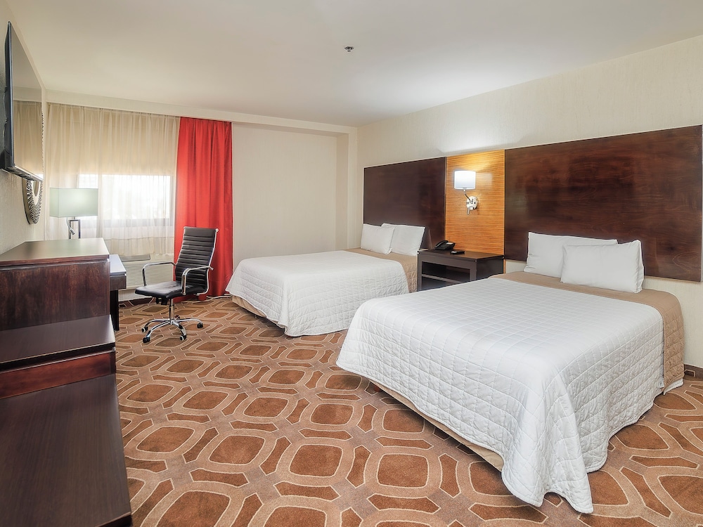 PARIS FC HOTEL 31/76