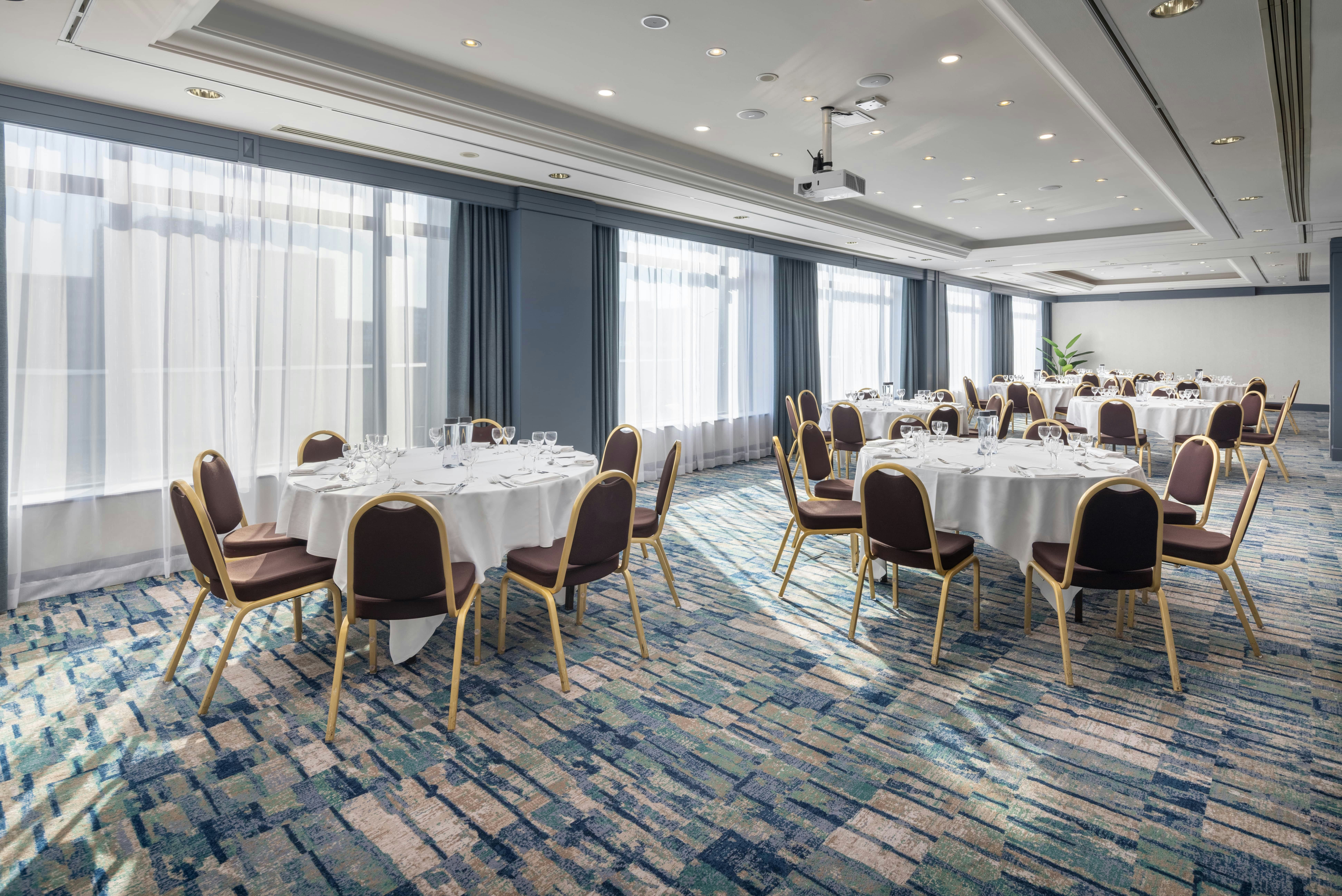 Hilton Paris Charles De Gaulle Airport 81/84