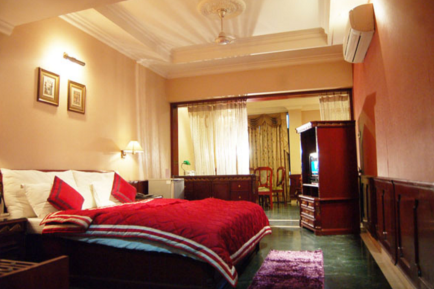 Hotel Diplomat Residency 11/46
