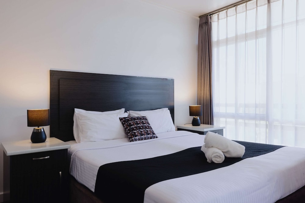 Deluxe, King Bed