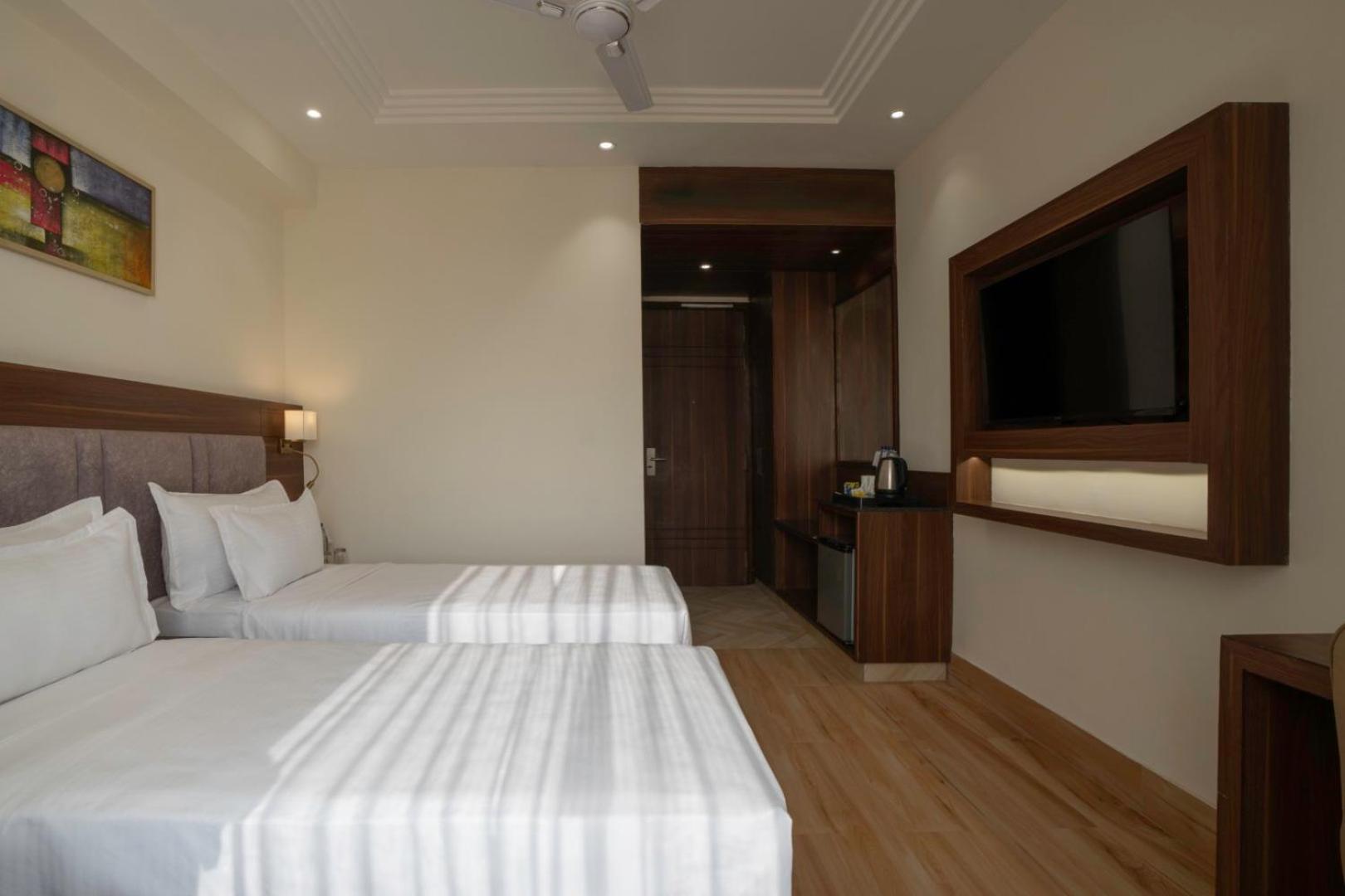 Clarks Inn Suites Agra 17/52