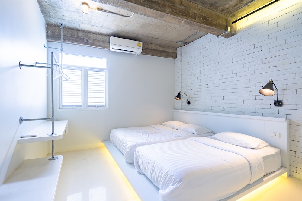 Siam Plug In Hostel 7/50